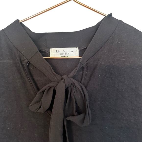 Kim and Cami Los Angeles tie at neck Black Top blouse size medium - Picture 3 of 6